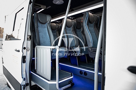 Турист на базе Volkswagen Crafter (19 мест, белый, дизель, тёмно-синий интерьер)