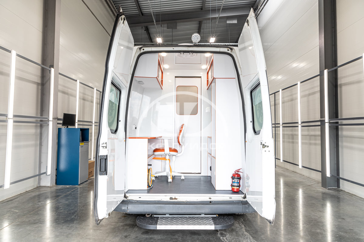 Востребованный автомобиль медицинского назначения — передвижная лаборатория «Тест на Covid-19»
