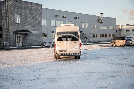Турист на базе Volkswagen Crafter (19 мест, белый, дизель, тёмно-синий интерьер)